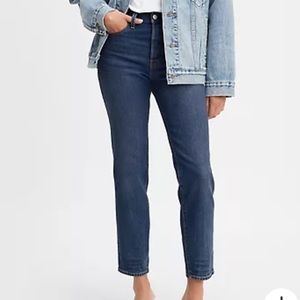 Levi’s WEDGIE Classic  Tapered Ankle Jeans